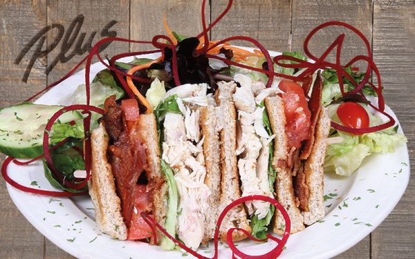 Club sandwich et Rondelles d'oignon